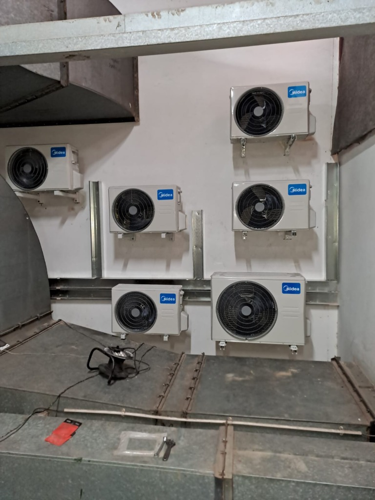 Midea Outdoor Units Bank
