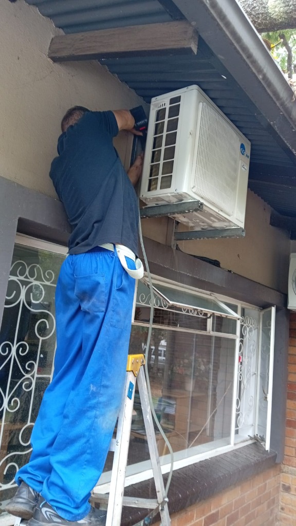 Commercial AC Installations Courtyard